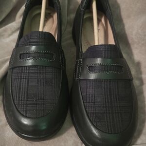 Clarks Ellowyn Black Plaid Penny Loafers Size 11W
